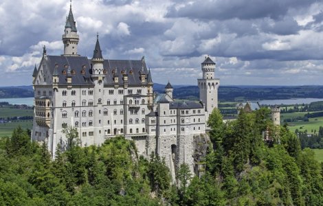  Top  10 cele mai impresionante castele ale Europei. Pe ce loc este Bran