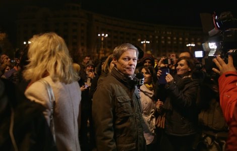 Ciolos, la protest: Noi ne razboim pe legile justitiei