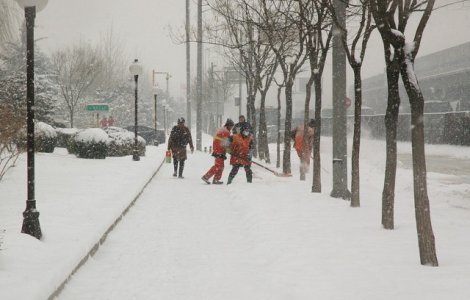 Sapte judete vor fi sub cod portocaliu de ninsori si viscol, de luni; in majoritatea zonelor, avertizare de ploi