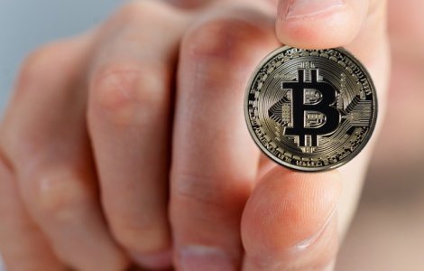 Bitcoin se indreapta spre pragul de 10.000 de dolari