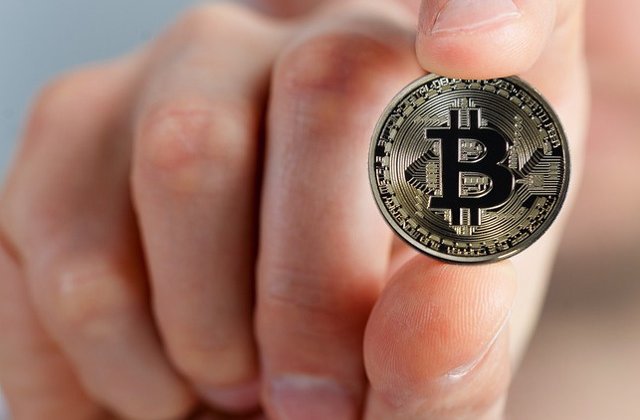 Bitcoin se indreapta spre pragul de 10.000 de dolari