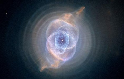 Foto  Imagine spectaculoasa de la moartea unei stele