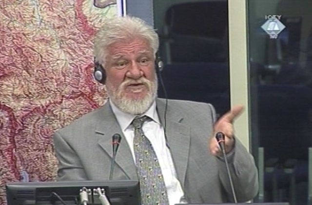 Un suspect de crime de razboi a luat otrava la aflarea verdictului. Barbatul a murit la spital