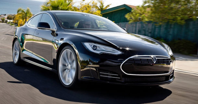 Angajatii Tesla rup tacerea: 90% dintre masinile iesite de pe linia de asamblare au nevoie de reparatii pentru diverse defectiuni