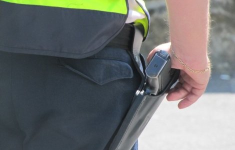 Hunedoara: Barbat din Petrila, impuscat mortal de un politist din greseala