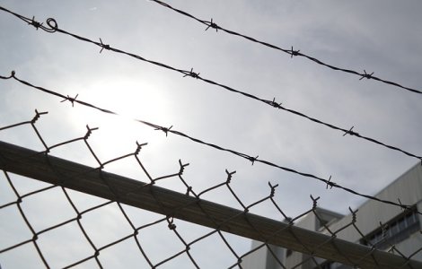  Video  Mai multi detinuti au dat o petrecere in celula si au postat inregistrarea pe Facebook