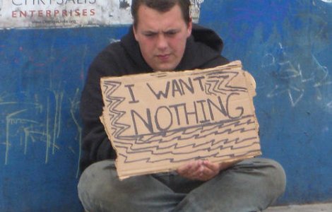  Top  Optimismul nu tine cont de bani. 10 oameni ai strazii care nu si-au pierdut simtul umorului nici in cele mai nefericite situatii