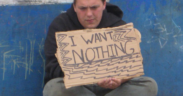  Top  Optimismul nu tine cont de bani. 10 oameni ai strazii care nu si-au pierdut simtul umorului nici in cele mai nefericite situatii