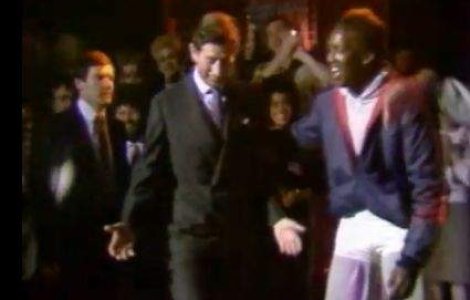  Video  Vrei sa dansezi breakdance? Printul Charles te invata!