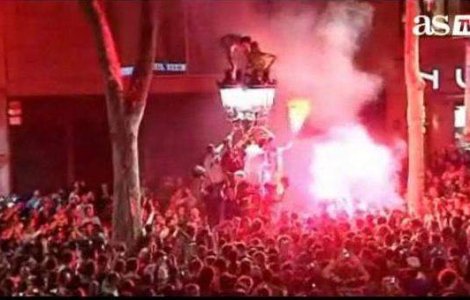 Video  Mii de oameni in strada! Cum s-au bucurat fanii Barcelonei