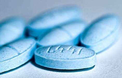 Gaddafi, adeversarul atipic care distribuie viagra soldatilor sai