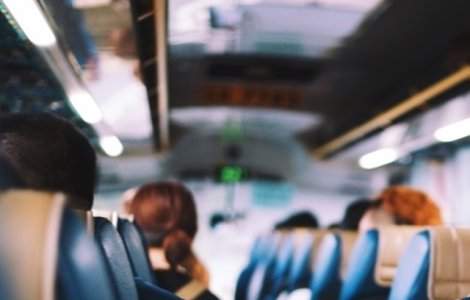 Sute de oameni au venit in Bucuresti, adusi cu autocarele de organizatiile PSD