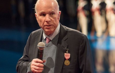 Senatorul american McCain: Romania a dat un exemplu in regiune si in lume