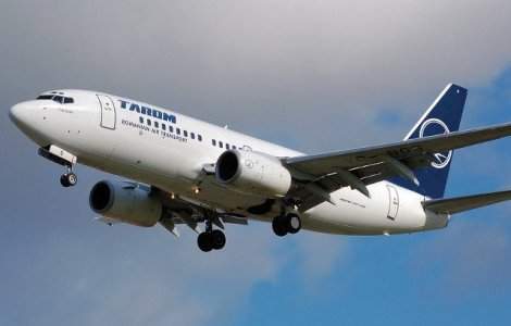 Pasagerii unei curse TAROM, blocati peste 12 ore pe aeroportul din Amsterdam. Sase persoane, lasate in aeroport. Reactia companiei