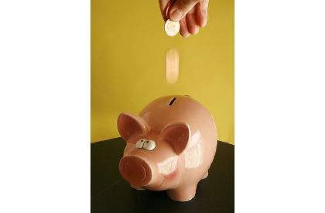 Cat de "roz" e situatia financiara a romanilor?