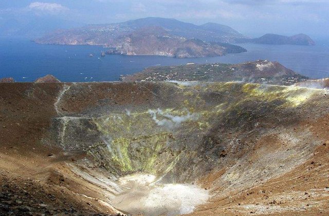 [FOTO] PREMIERA: Calatorie spre centrul Pamantului