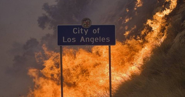 Evacuari in masa in Bel-Air, cartierul miliardarilor din Los Angeles amenintat de flacari