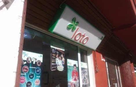 Castigatorul marelui premiu Loto 6/49 si-a ridicat banii. Ce va face cu ei