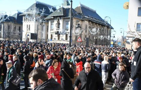 Circa 8.000 de membri PSD s-au adunat la Craiova pentru a aduce un omagiu regelui Mihai
