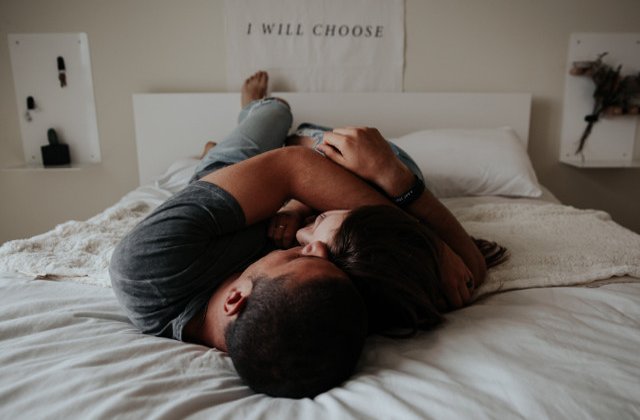 6 obiceiuri de dormit care, in mod bizar, iti pot afecta casnicia