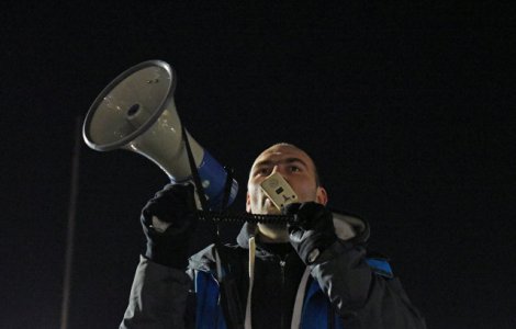 Un barbat din Bucuresti a fost amendat cu 900 de lei pentru ca a postat pe Facebook jigniri la adresa jandarmilor