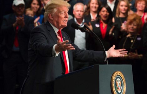 Donald Trump este asteptat sa faca o vizita de lucru in Regatul Unit, la inceputul anului viitor