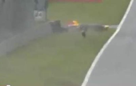  Video  Li se intampla si lor: Campionul Vettel si-a zdrobit masina in parapet