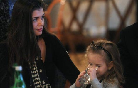  Video  Moni nu poate fi decazuta din drepturile parintesti