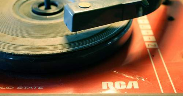 Warner Music Group, vandut cu 3,3 miliarde de dolari