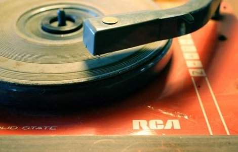 Warner Music Group, vandut cu 3,3 miliarde de dolari