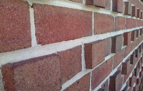 Turnu Severin: Un barbat a murit dupa ce un zid a cazut pe el