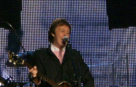 Paul McCartney spune "DA" pentru a treia oara