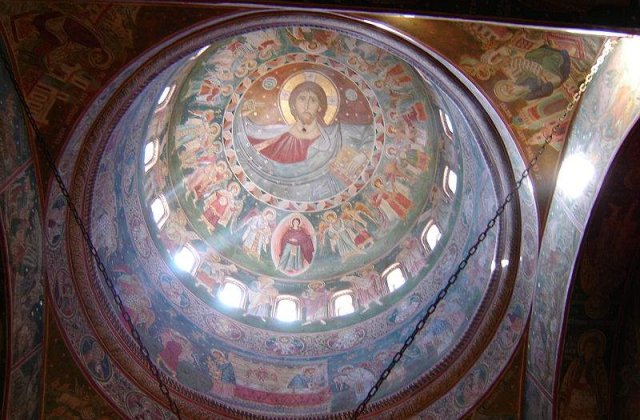 [VIDEO] Incidente la sfintirea Bisericii "Adormirea Maicii Domnului"