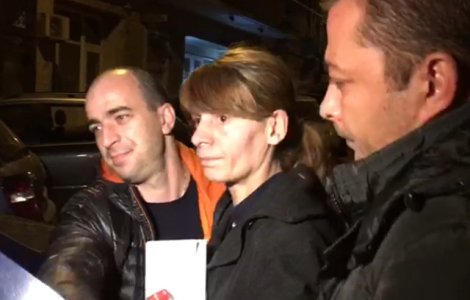 Femeia care a ucis o tanara la metrou posta pe Facebook mesaje incoerente si il acuza pe fratele ei de abuz sexual