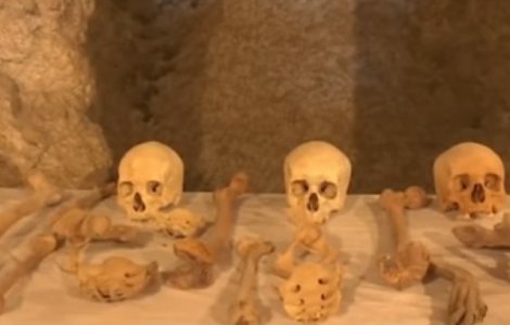 Cui apartin mormintele vechi de 3.500 de ani, descoperite de arheologii egipteni