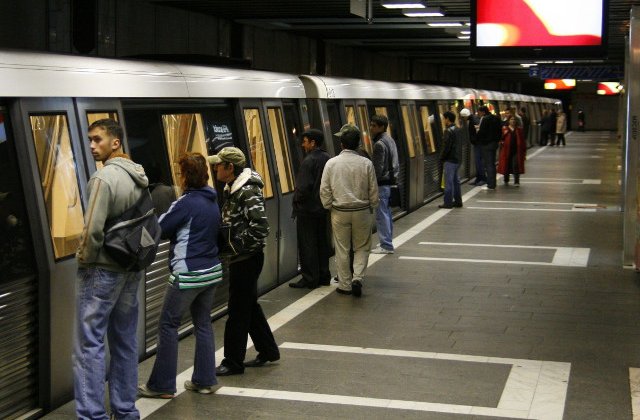 Politia Capitalei intervine in toate statiile de metrou, dupa ce o femeie a fost amenintata la metrou Unirii