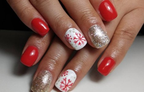  Top  10+ idei inspirate pentru o manichiura deosebita de Craciun