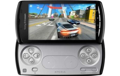  Review  Sony Ericsson Xperia Play: Smartphone sau consola de gaming?