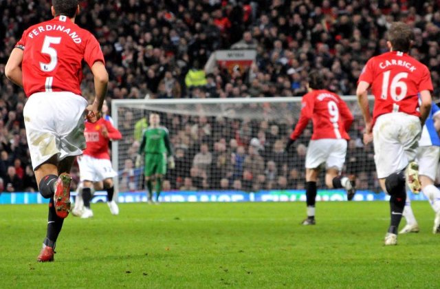 O femeie l-a hartuit pe Rio Ferdinand. O asteapta inchisoarea!