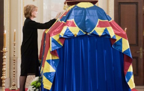 Ceremonia de ingropare a Regelui Mihai s-a incheiat