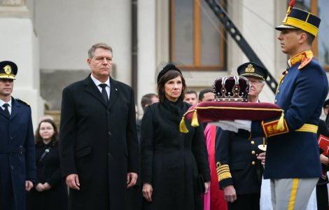 Presedintele Iohannis, impresionat de multimea de oameni care s-a alaturat cortegiului funerar al Regelui Mihai I