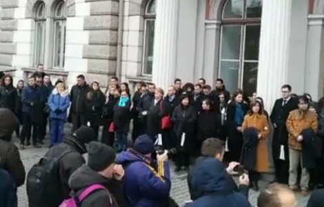Premiera in justitie: Protest tacut al magistratilor in Cluj si Constanta