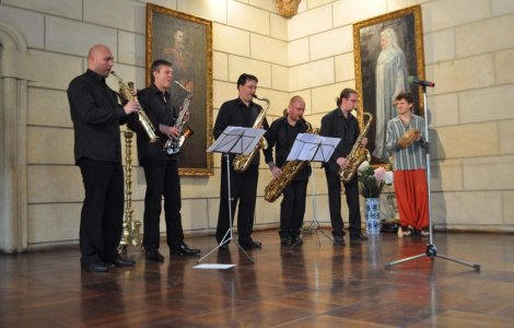 Artistii EUROPAfest merg la Casa Regala