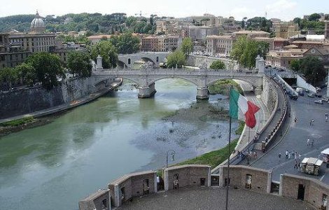 Se va cutremura Roma?