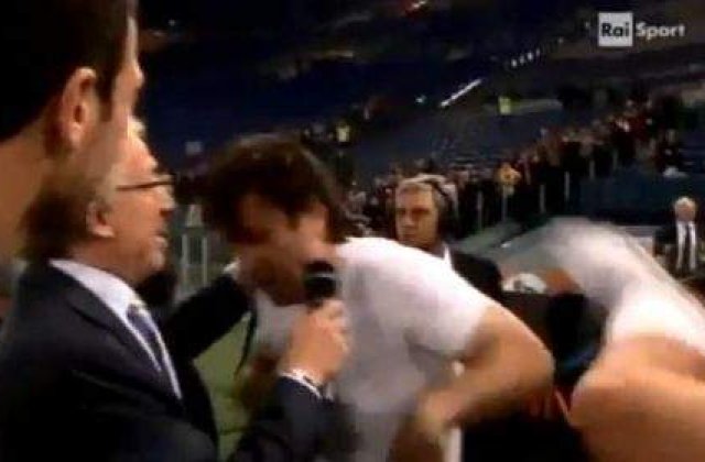 [VIDEO] Bucurie de fotbalist: Ibrahimovici i-a dat cu piciorul in cap lui Cassano