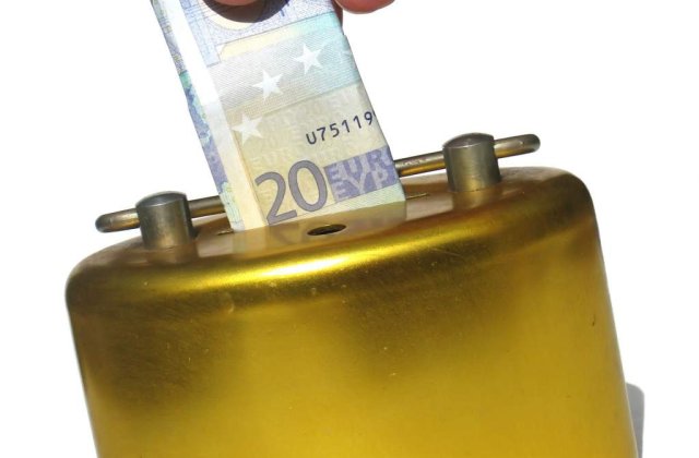 Grecia, in gura lupului: Elenii mai cer inca 60 mld. euro imprumut