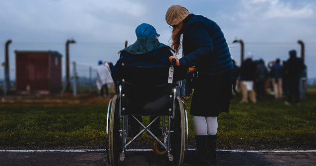 Analiza: Cum pot fi angajate si integrate persoanele cu dizabilitati pe piata muncii in contextul recentelor modificari legislative