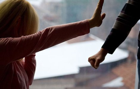 ONG-uri: Modificarile la Codul Penal anuleaza orice protectie a victimelor violentei in familie si a victimelor violentei sexuale