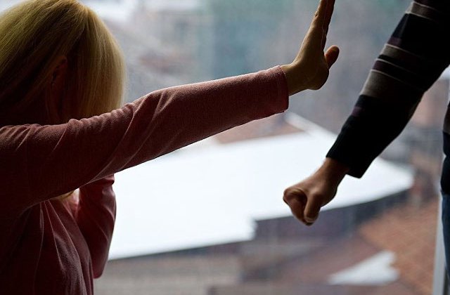 ONG-uri: Modificarile la Codul Penal anuleaza orice protectie a victimelor violentei in familie si a victimelor violentei sexuale