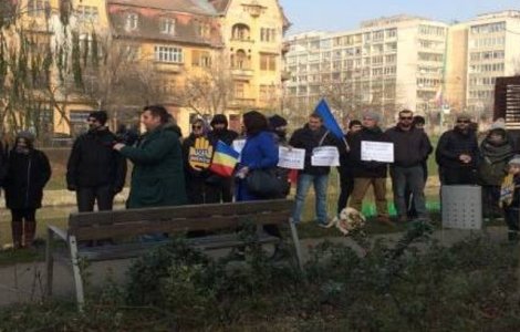 Protest mut in fata sediului PSD Timis